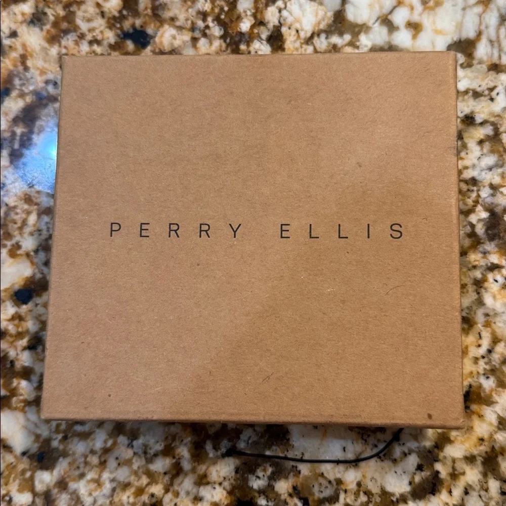 NEW IN BOX. PERRY ELLIS WALLET